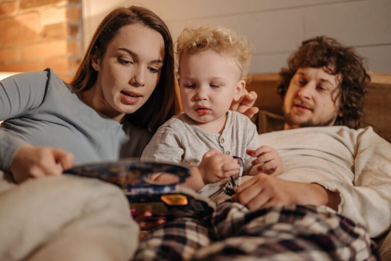 how-to-get-toddler-to-sleep-in-own-bed-10-expert-techniques