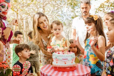 how to coparent - mom and dad at little girl's birthday party
